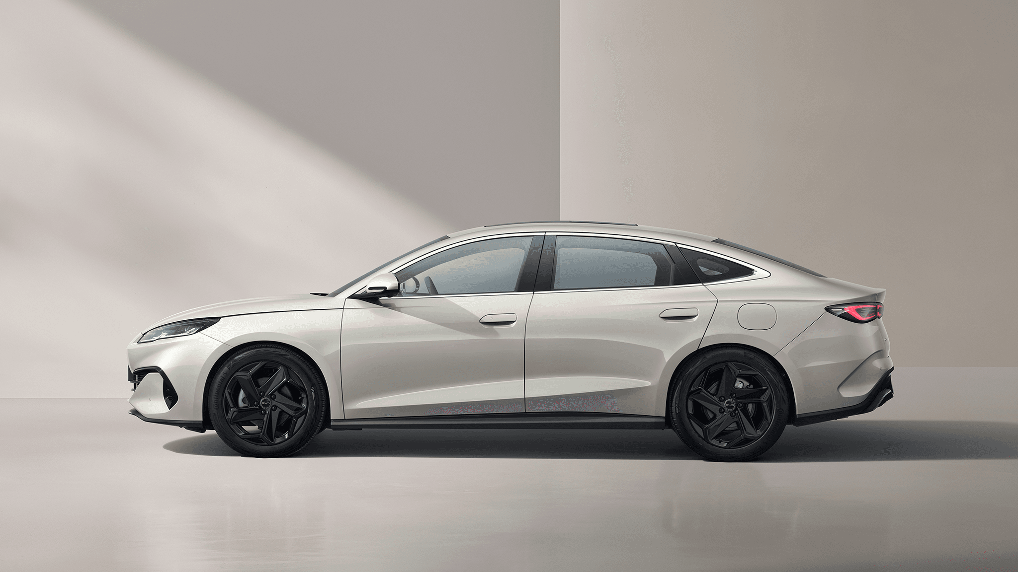 Aerodynamic Fastback Silhouette